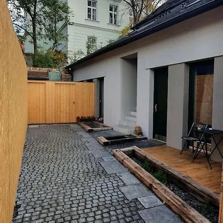 아파트 Cozy Friendly Place With Free Parking