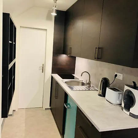 Cozy Friendly Place With Free Parking Apartament *
