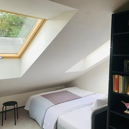 Cozy Friendly Place With Free Parking Apartament Praga