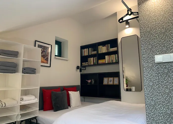 Апартаменты Cozy Friendly Place With Free Parking