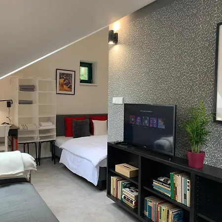 Cozy Friendly Place With Free Parking Appartement Praag